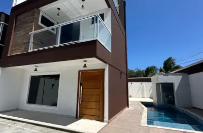 Linda residência novíssima, 150 m2, 4 quartos com piscina, ótima localização, próximo as praias da região oceânica.