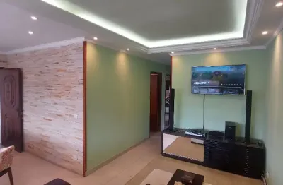 Bela casa no estância noblesse com dois dormitórios, sendo 1 suíte com closet, área para churrasqueira, duas vagas de garagem.