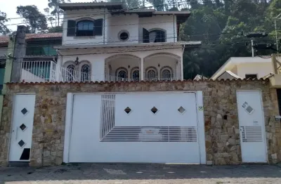 Sobrado alto padrão no jardim itacolomy em ribeirão pires, em frente ao complexo ayrton senna. aceita permuta!