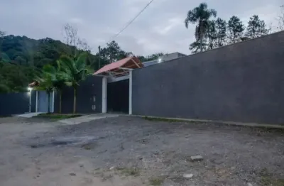 Terreno plaino todo murado com 645 m² em rio grande da serra.