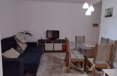 Apartamento sem condomínio com 62 m², 2 dormitórios, sendo 1 suíte, quintal com churrasqueira