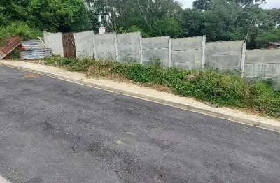 Terreno limpo com 350 metros quadrados e 15 metros de frente