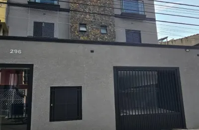 Cobertura com 100,60 m² em prédio sem condomínio com elevador!