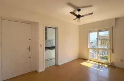 Apartamento 1 dormitório em andar alto com vista para guaíba no centro histórico