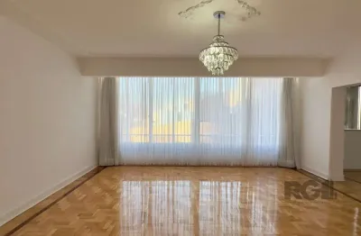 Super apartamento reformado de 3 dormitórios em ótima localização na duque