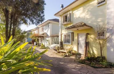 Sobrado no bairro tristeza de 3 dormitórios e vaga desocupado