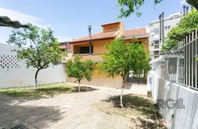 Casa com 5 quartos à venda na Rua Professor Antônio Peyrouton Louzada, 18, Jardim Carvalho, Porto Alegre