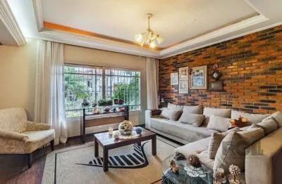 Casa com 3 quartos à venda na Rua dos Guananas, 344, Espírito Santo, Porto Alegre