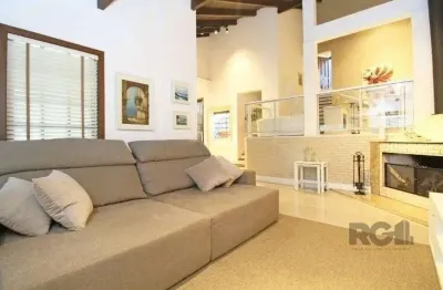 Casa 245m² - 3 dormitórios, 4 vagas no bairro cavalhada