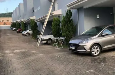 Sobrado aconchegante em condomínio no jardim carvalho