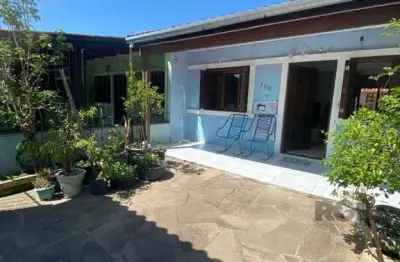 Casa com 2 quartos à venda na Rua Pedro Faria, 105, Hípica, Porto Alegre