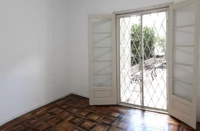 Vende-se apartamento térreo com 1 quarto, pátio privativo e 44 m² – Higienópolis