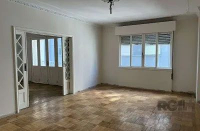 Apartamento na Independência com 176m² de 3 dormitórios e vaga DESOCUPADO