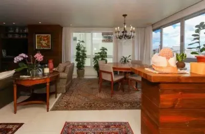 Vende-se amplo apartamento de 195m², 3 suítes, 3 vagas, localizado no bairro bel