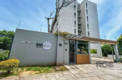 Apartamento de 2 dormitórios, living, cozinha planejada, área de serviço, banhei