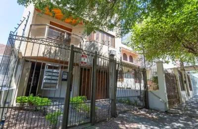 Apartamento com 2 dormitórios (1 suíte) e 1 vaga no Bairro Bela Vista