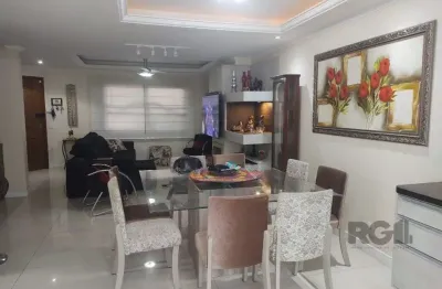 Linda casa de três pavimentos, finamente decorada, pronta para morar!