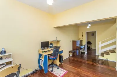 Casa com 3 quartos à venda na Rua Santiago Dantas, 349, Cascata, Porto Alegre