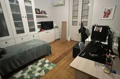 Casa em alvenaria, próxima à 24 de outubro, com a seguinte composição