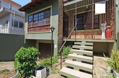 Casa para Venda - 202m², 4 dormitórios, sendo 1 suites, 3 vagas - Petrópolis