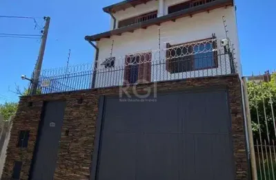 Casa - 4 dormitórios - 3 vagas - 170 m² - menino deus