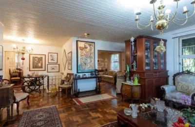 Casa para venda - 192m², 4 dormitórios, sendo 3 suites, 4 vagas - tristeza