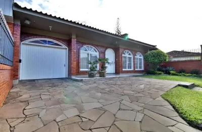 Casa para venda - 273m², 4 dormitórios, sendo 1 suites, 5 vagas - tristeza