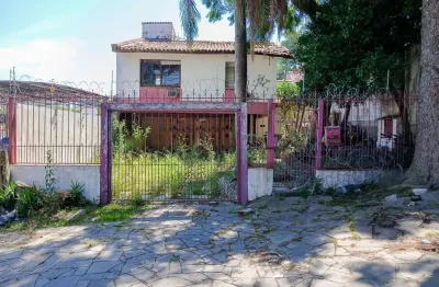 Casa para Venda - 320m², 3 dormitórios, sendo 1 suites, 4 vagas - Cristal