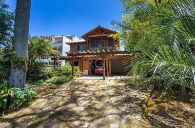 Casa com 5 quartos à venda na Rua Cassino, 56, Ipanema, Porto Alegre