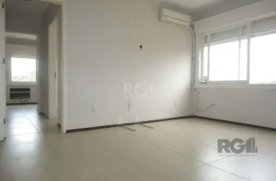 Apartamento de 2 dormitórios e vaga no jardim do salso desocupado