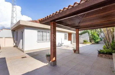 Casa com 5 quartos à venda na Rua Primeiro de Março, 721, Partenon, Porto Alegre