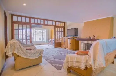 Casa para venda - 309m², 3 dormitórios, sendo 1 suites, 3 vagas - medianeira