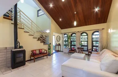Casa para venda - 308.25m², 3 dormitórios, sendo 1 suites, 5 vagas - cristal