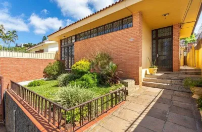 Casa com 3 quartos à venda na Rua Artigas, 320, Petrópolis, Porto Alegre