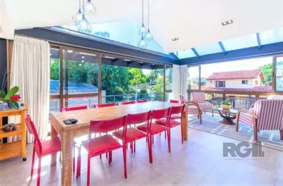Casa com 4 quartos à venda na Rua Criciúma, 115, Guarujá, Porto Alegre