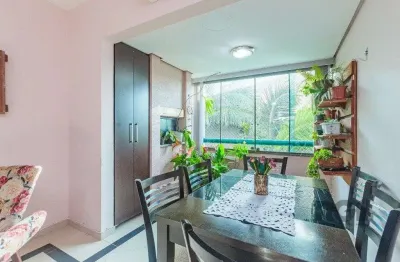Apartamento 2 dormitórios  com 1 vaga no bairro teresópolis em porto alegre