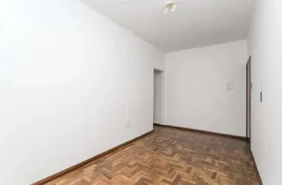 Apartamento 02 dormitórios térreo no bairro rio branco