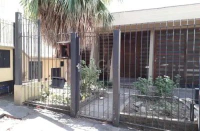 Casa para venda - 385m², 5 dormitórios, sendo 1 suites, 4 vagas - petrópolis