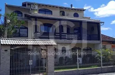 Casa para venda - 750m², 6 dormitórios, sendo 3 suites, 4 vagas - partenon