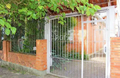 Casa com 3 quartos à venda na Rua Irmão Weibert, 408, Vila João Pessoa, Porto Alegre