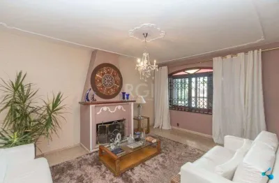 Casa para venda - 240m², 3 dormitórios, sendo 1 suites, 3 vagas - partenon