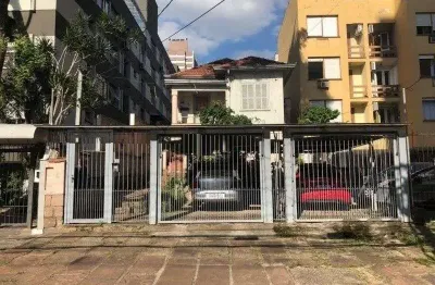 Terreno amplo com 8,80m²x63,50m² de área total, excelente localização no bairro