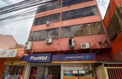 Apartamento, 3 dormitórios com amplo espaço para pets no bairro azenha