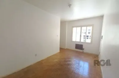 Apartamento  com 2 quartos, desocupado em frente ao zaffari  na cidade baixa!