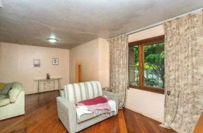 Casa com 2 dormitórios ,sendo 1 suíte para venda no bairro tristeza em porto ale