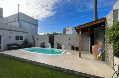 Casa com 3 dormitórios, piscina e energia solar no chácara das nascentes