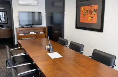 Sala ampla no moinhos de vento, a 100m do parcão, ao lado do shopping moinhos de