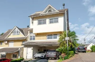 Casa em condomínio à venda com 4 dormitórios, 248m² e 4 vagas no bairro teresópo