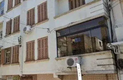 Loja de frente, na calçada, no centro da cidade, na rua des. andré da rocha.