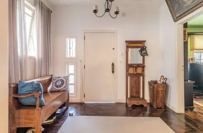 Casa com 3 quartos à venda na rua professor juvenal miler, 80, rio branco, porto alegre, 286 m2 por r$ 2.800.000